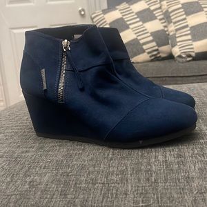 Blue boots! Size6